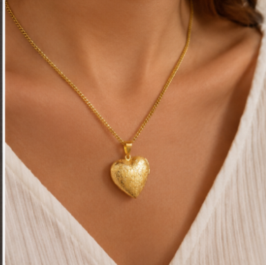 Golden Heart LocketNecklace-Vintage Style Gold Plated Heart Pendant Necklace for Women