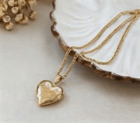 Golden Heart LocketNecklace-Vintage Style Gold Plated Heart Pendant Necklace for Women